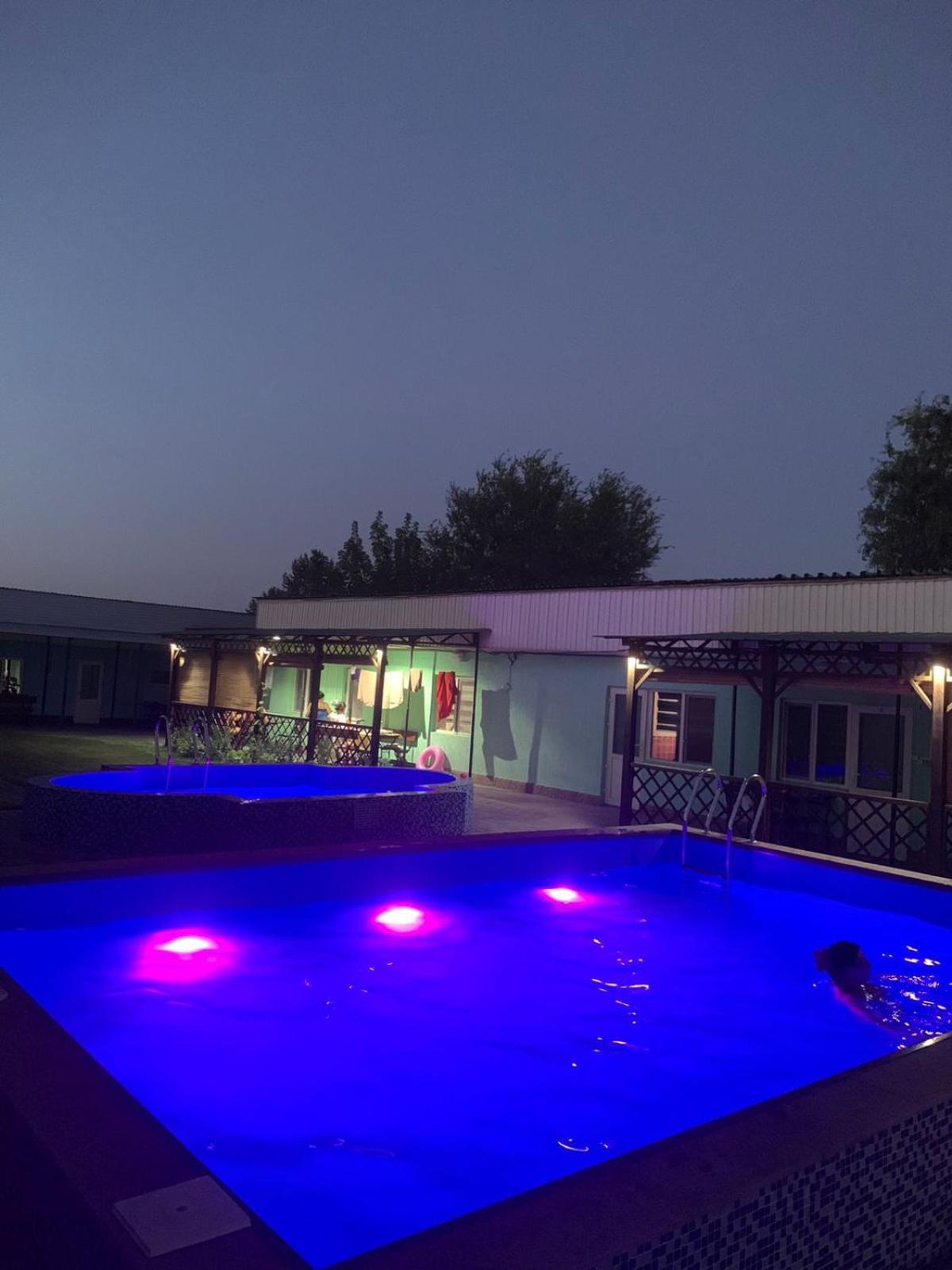 Malibu Guest House Kapčagaj Exteriér fotografie