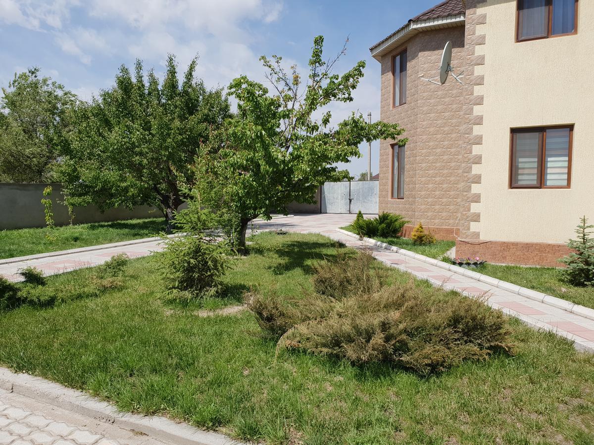 Malibu Guest House Kapčagaj Exteriér fotografie